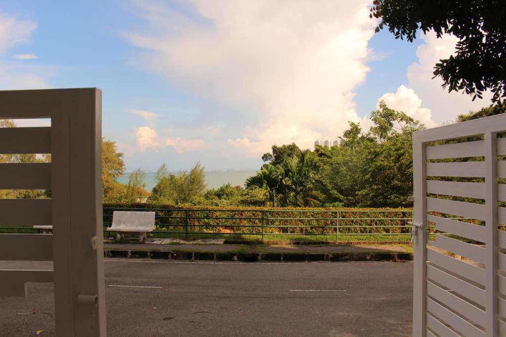 New Seaview Cozy Modern Beach House Tanjung Bungah  Εξωτερικό φωτογραφία