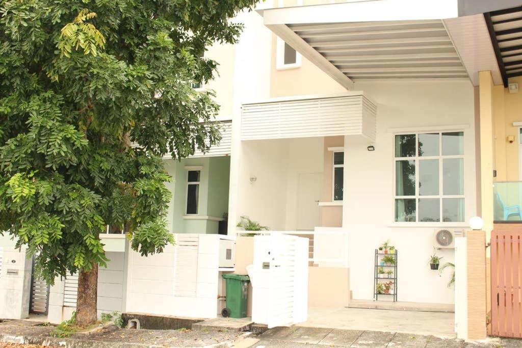 New Seaview Cozy Modern Beach House Tanjung Bungah  Εξωτερικό φωτογραφία